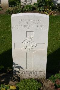 Dozinghem Military Cemetery - Williams, Robert